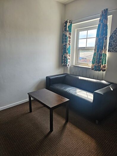 1 Bedroom Flat To Rent In Flat, Westgate, Wakefield, WF2