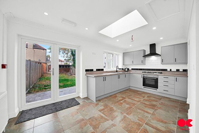 4 Bedroom Terraced House To Rent In Aintree Crescent, Ilford, IG6