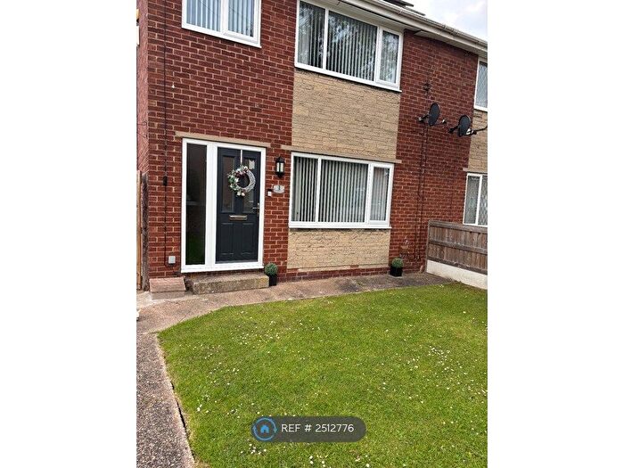3 Bedroom Semi-Detached House To Rent In Birchwood Close, Doncaster, DN8
