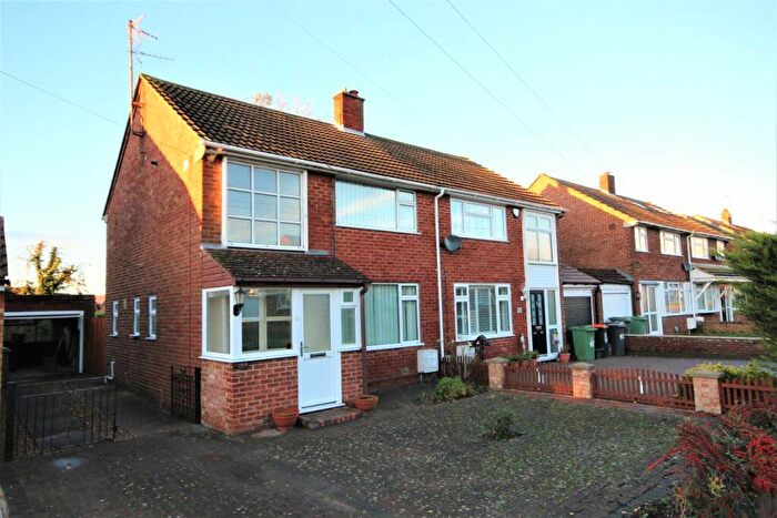 3 Bedroom Semi-Detached House To Rent In Norman Road, Barton-Le-Clay Bedford, MK45