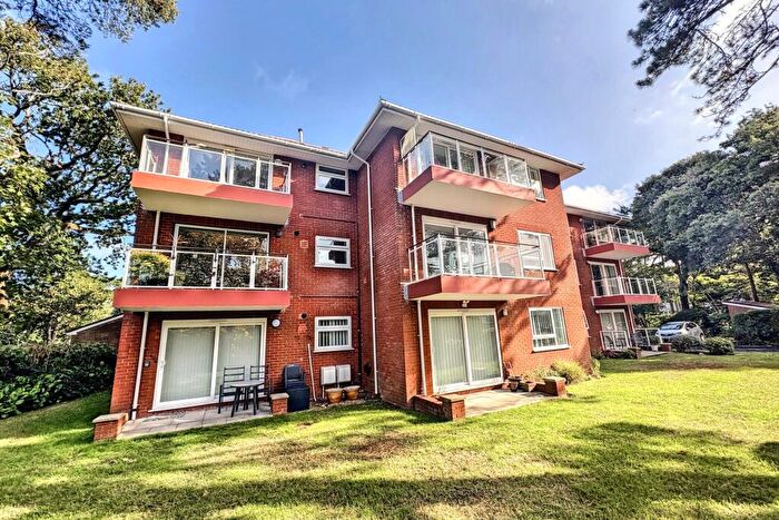 2 Bedroom Flat For Sale In Southbourne, BH6