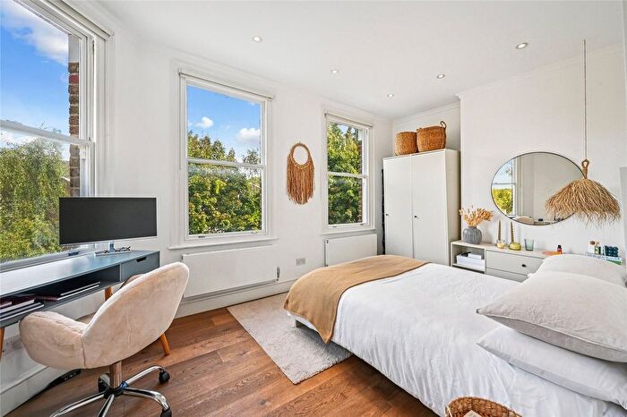 3 Bedroom Flat To Rent In Lillie Road, London, SW6