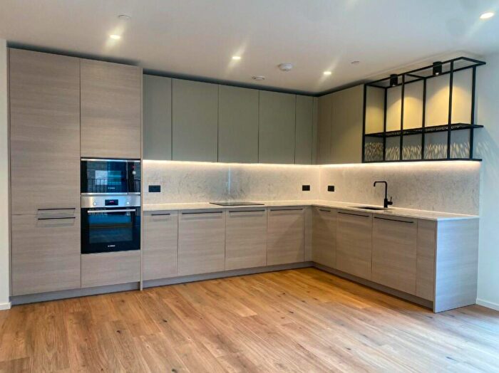 2 Bedroom Apartment To Rent In Hemlock Street, London, E14