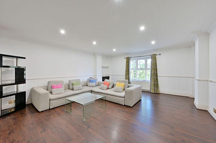 2 Bedroom Flat To Rent In Seymour Court, West Putney, London, SW15