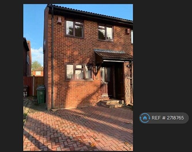 3 Bedroom End Of Terrace House To Rent In Wimborne Close, Worcester Park, KT4