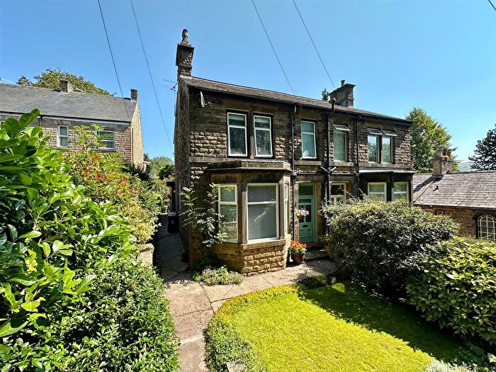 3 Bedroom Semi-Detached House For Sale In St Marys Road, New Mils, SK22