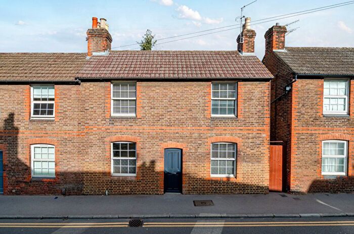 3 Bedroom End Terrace House For Sale In Guildford, Surrey, GU1