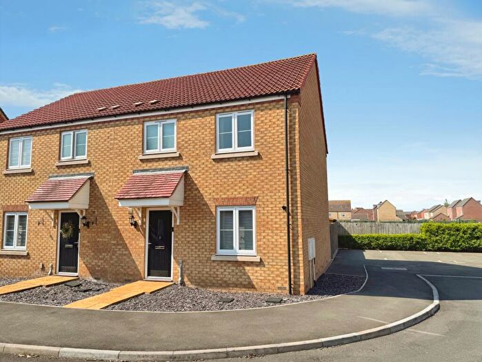 3 Bedroom Semi-Detached House For Sale In Trent Close, Spalding, PE11