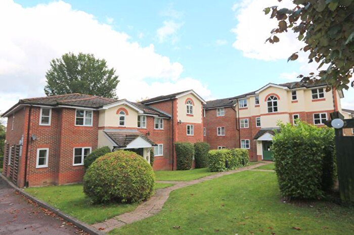 2 Bedroom Apartment For Sale In Alexandra Park, High Wycombe, HP11