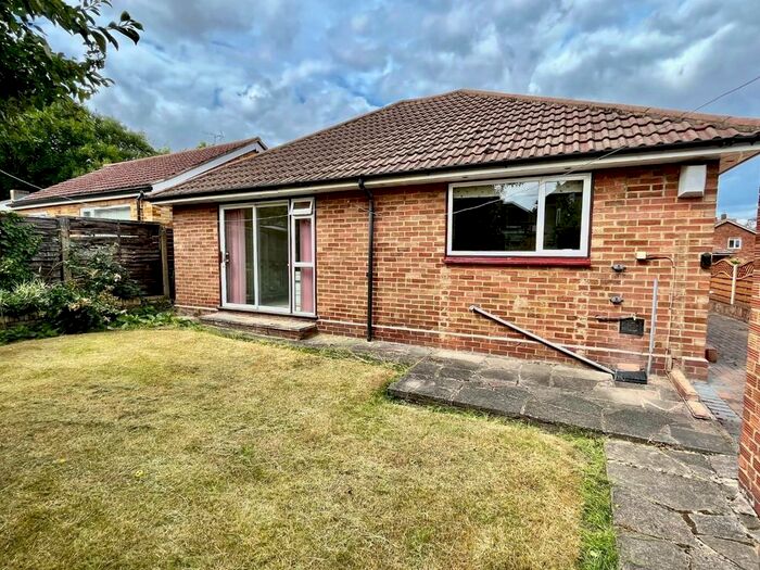 2 Bedroom Detached Bungalow To Rent In Elmington Close, Bexley, DA5