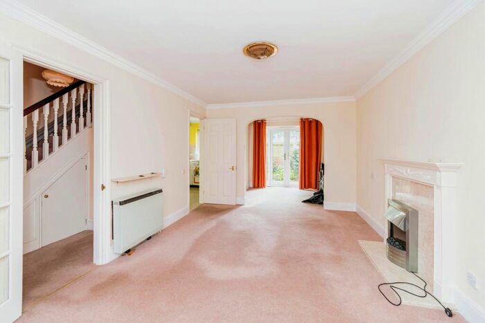 2 Bedroom Terraced House For Sale In Garden Mews, Warsash, Southampton, Hampshire, SO31