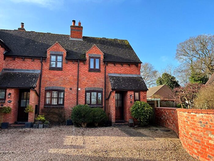 2 Bedroom End Of Terrace House For Sale In Manor Farm Cottages Flecknoe, CV23