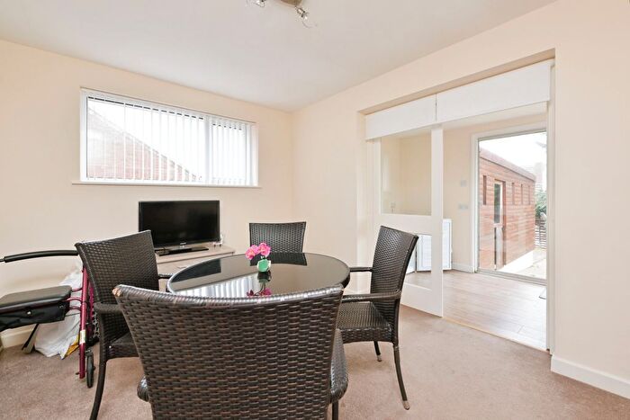 2 Bedroom Bungalow For Sale In Woodhill Road, Northampton, Northamptonshire, NN5