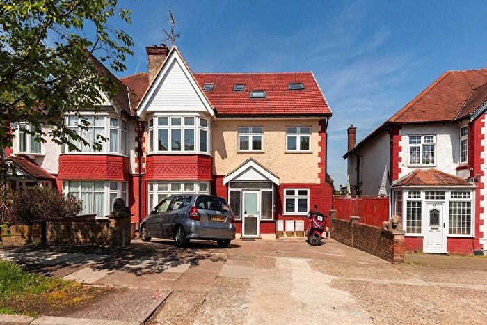 3 Bedroom Flat To Rent In Park Chase, Wembley, HA9