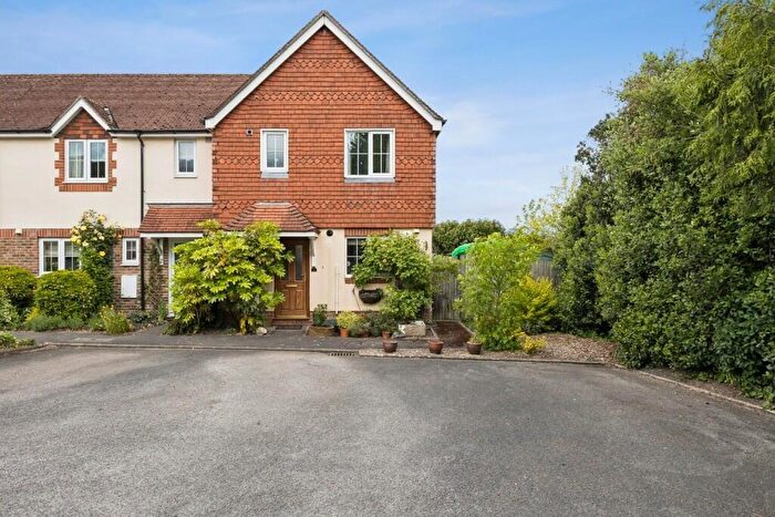 3 Bedroom Terraced House For Sale In Oakes Court, Hungerford, RG17
