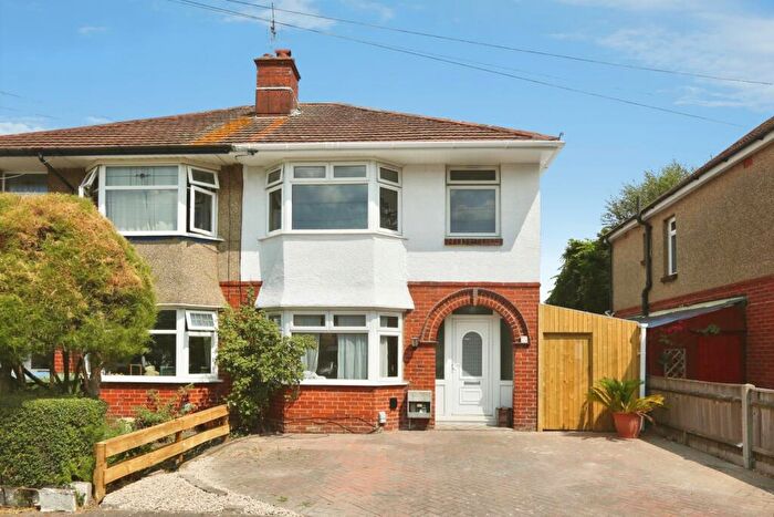 3 Bedroom Semi-Detached House For Sale In Westbury Road, Southampton, Hampshire, SO15