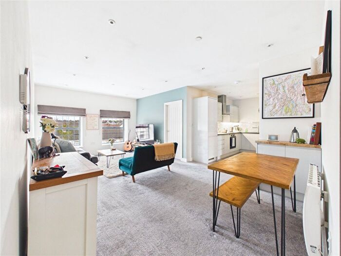 2 Bedroom Flat For Sale In Downend Road, Kingswood, Bristol, BS15