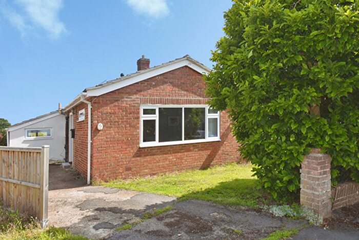 3 Bedroom Semi-Detached Bungalow For Sale In Greenlea Crescent, Southampton, SO16