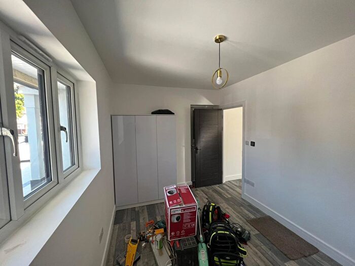 1 Bedroom Flat To Rent In Chadwel Heath, RM6