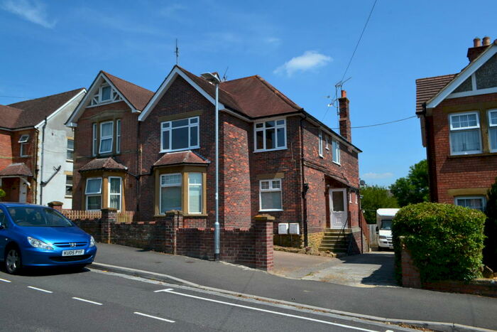 2 Bedroom Apartment To Rent In Central Yeovil, Somerset, BA20