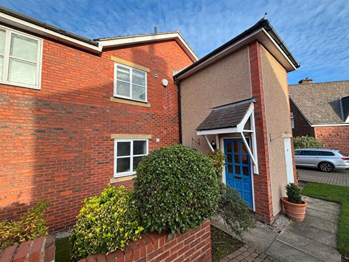 2 Bedroom Flat To Rent In Scholars Court, Cross Street, Neston, CH64