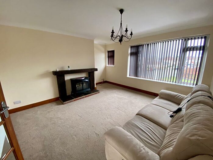 2 Bedroom Flat To Rent In Wimbourne Road, Bournemouth, BH10