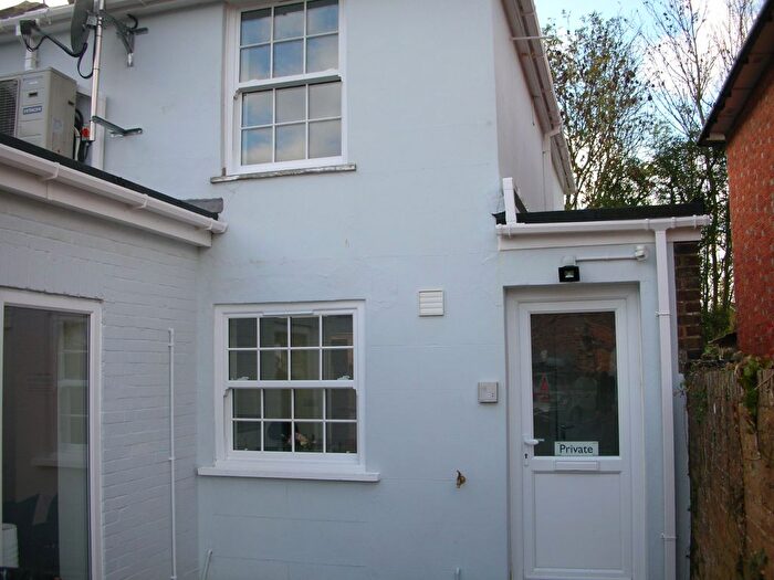 1 Bedroom Flat To Rent In Mill Hill, Edenbridge, TN8