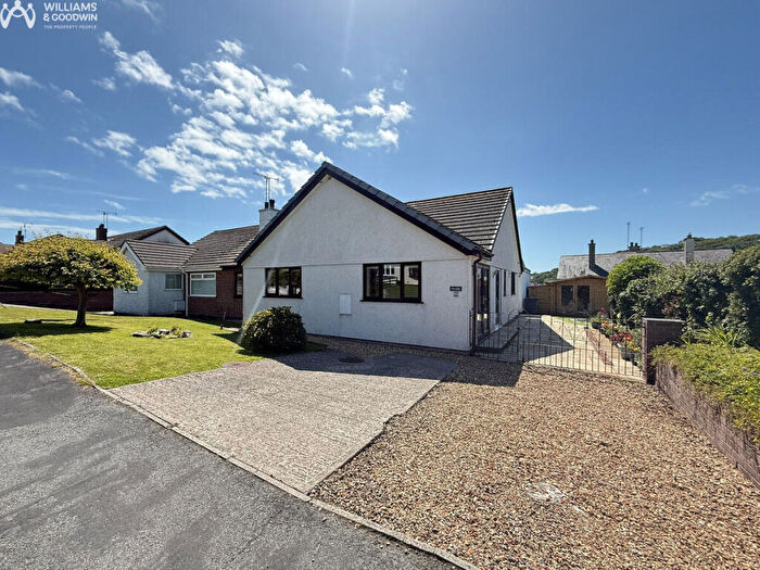3 Bedroom Semi-Detached Bungalow For Sale In Ty'n Coed Uchaf, Llangefni, Anglesey, LL77