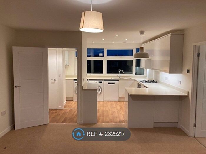 2 Bedroom Flat To Rent In Mottingham Lane, London, SE9