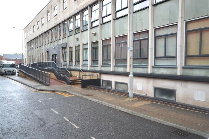 2 Bedroom Apartment To Rent In Lee Street, Stockport, SK1