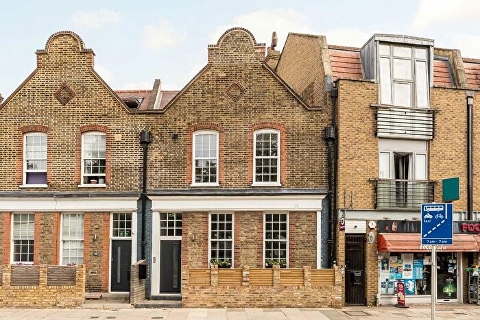 2 Bedroom Flat To Rent In Whitton Road, Twickenham, TW1