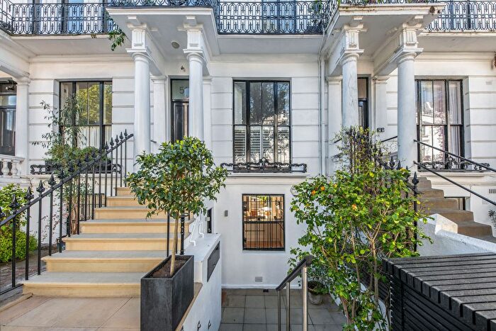 2 Bedroom Flat For Sale In Hereford Road, Notting Hill, W2