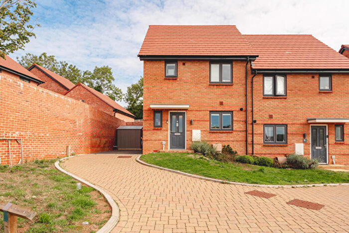 3 Bedroom Semi-Detached House For Sale In Dyer Close, Stoke Gifford, Bristol, BS34