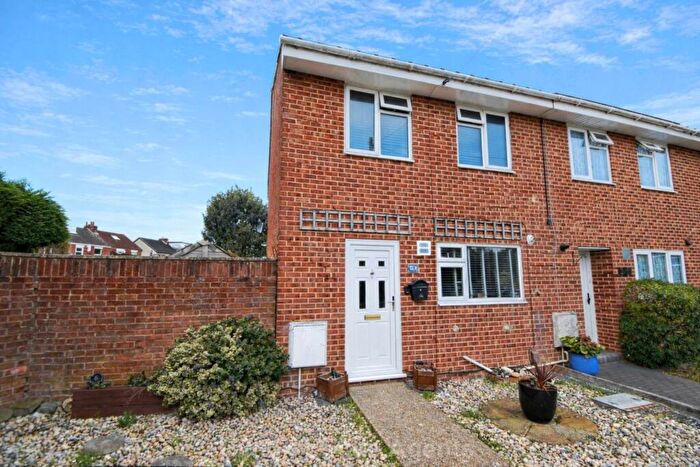 3 Bedroom End Of Terrace House For Sale In Chestnut Walk, Gosport, PO12