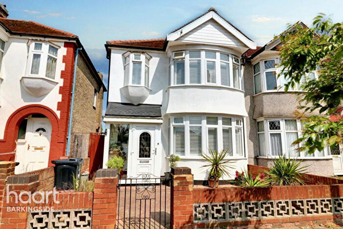 3 Bedroom End Of Terrace House For Sale In Fairlop Road, Barkingside, IG6