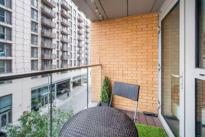 2 Bedroom Flat To Rent In Elmira Street, Lewisham, SE13