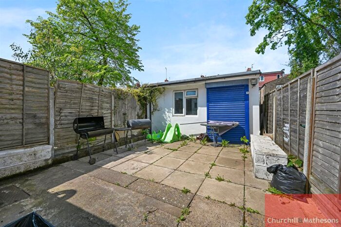 4 Bedroom Property To Rent In Redfern Road, London, NW10