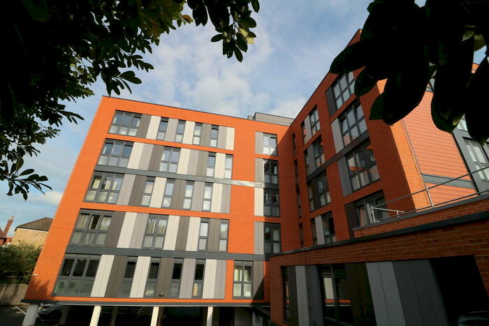 2 Bedroom Apartment To Rent In Lincoln Road, RH4
