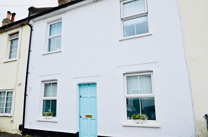 2 Bedroom House To Rent In Dickenson's Place, Woodside, SE25