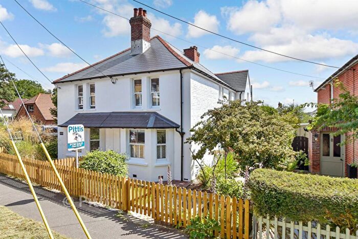 3 Bedroom Semi-Detached House For Sale In Victoria Road, Freshwater, Isle Of Wight, PO40