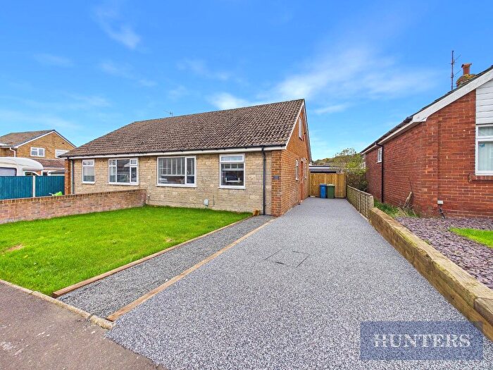 2 Bedroom Semi Detached Bungalow For Sale In Sea View Close, Scarborough, YO11