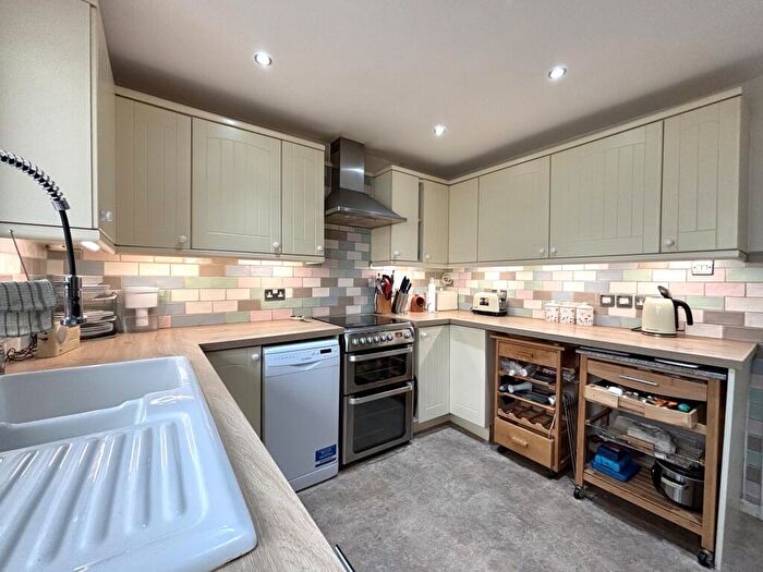 3 Bedroom Detached Bungalow For Sale In Redcliffe Road, Swanage, Dorset, BH19 - Photo 7