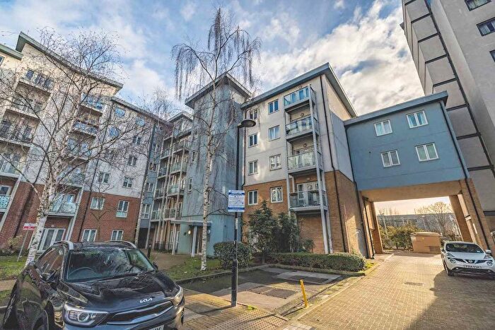 1 Bedroom Flat For Sale In Mill Street, Slough, SL2