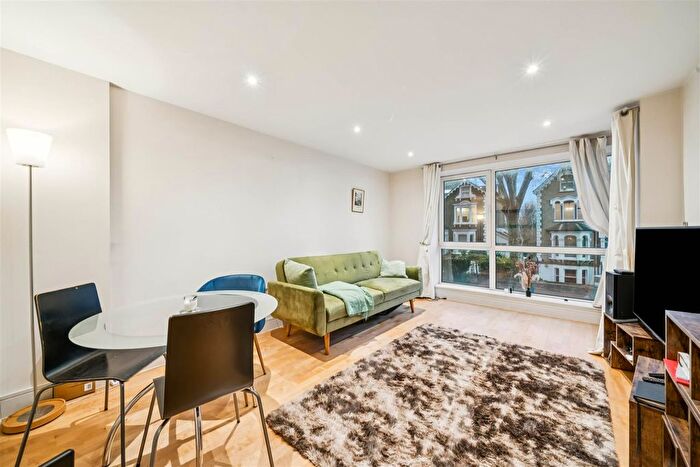 1 Bedroom Flat To Rent In Chiswick High Road, London, W4