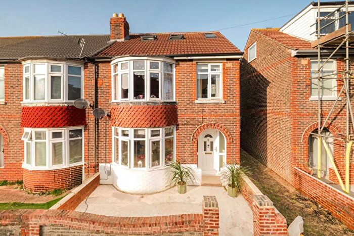 4 Bedroom Semi Detached House For Sale In Jenkins Grove, Portsmouth, PO3