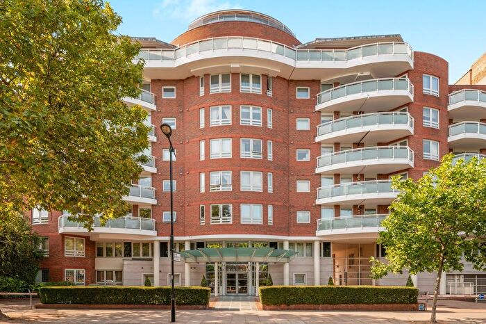 3 Bedroom Flat To Rent In Templar Court, St. John's Wood Road, NW8