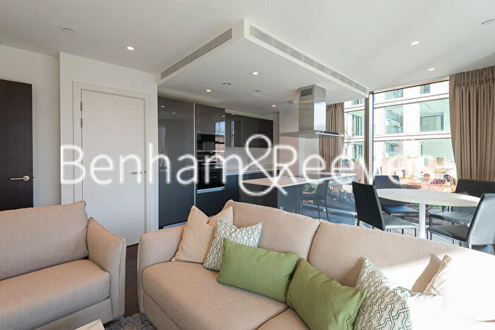 2 Bedroom Apartment To Rent In Lavender Place, Royal Mint Street, E1