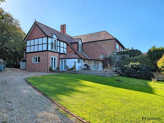 3 Bedroom Semi-Detached House For Sale In Bullen Road, Ryde, PO33