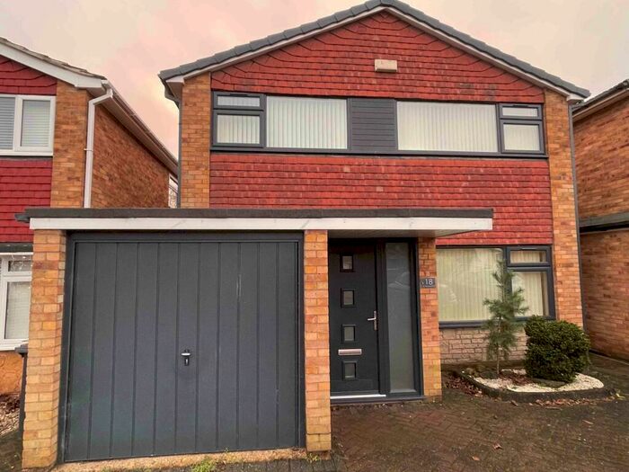 4 Bedroom House To Rent In St Andrews Drive, Nuneaton, CV11