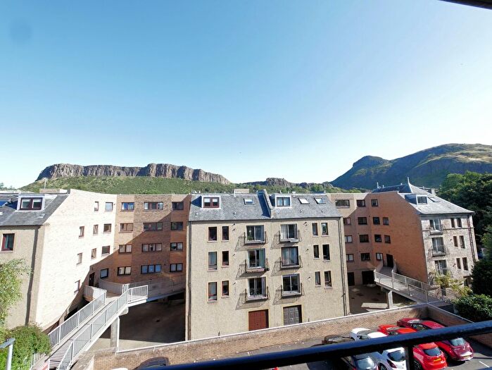 2 Bedroom Flat To Rent In East Parkside, Newington, Edinburgh, EH16